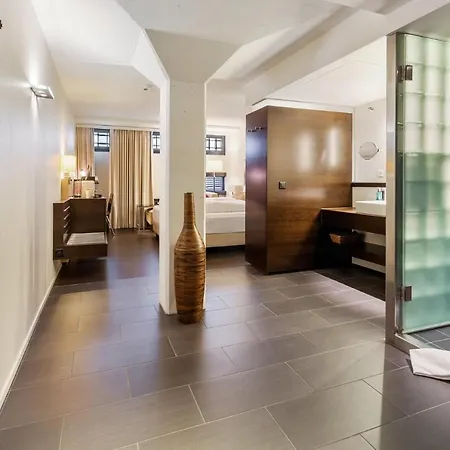 Becozy Self Check-In & Pop-Up Hotel Sihlcity * Zurigo
